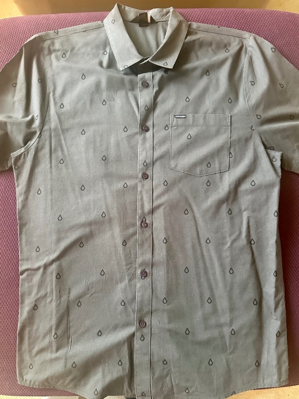 Volcom Button-Up Shirt • Charcoal Gray Micro Print • SS • EUC • Men’s XL